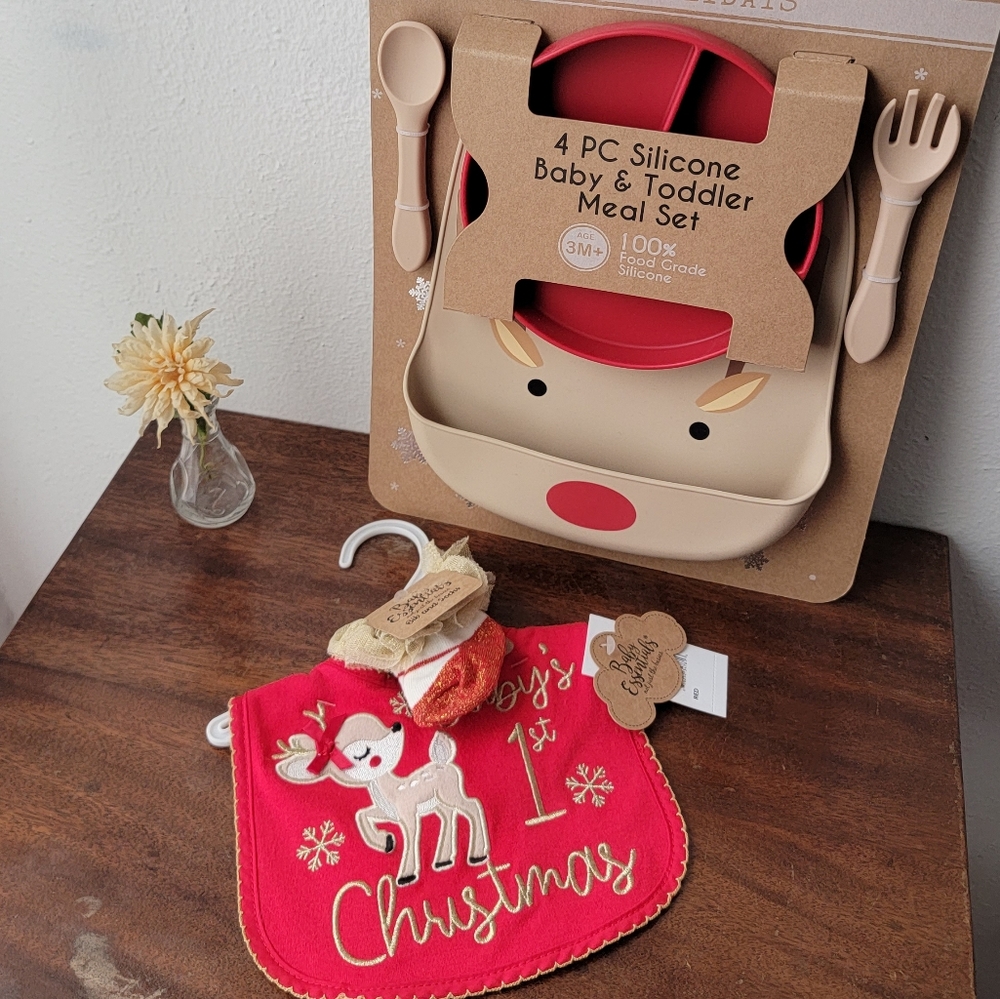 Babys 1st Christmas Embroidered Bib Socks Silicone Plate Dining Meal Set Lot NWT